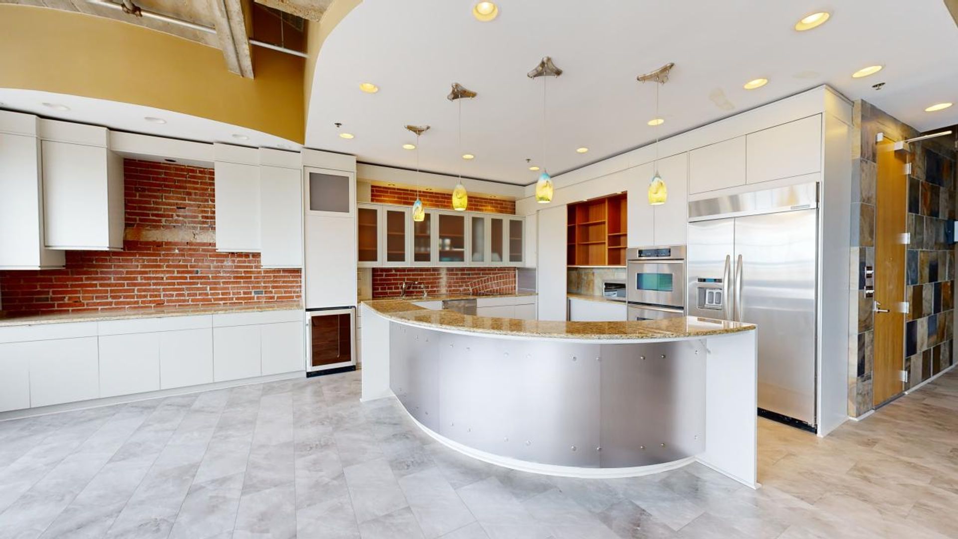 Saint Louis Apartment: 1635 Washington Avenue