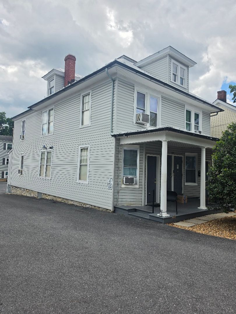 Winchester Apartment: 808 S Braddock St