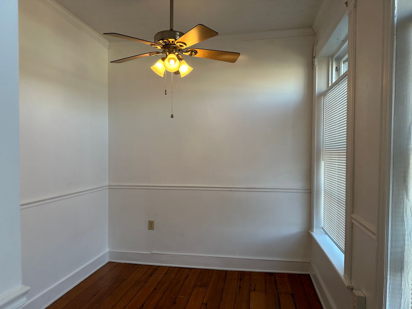 Winchester Apartment: 418 N Loudoun St