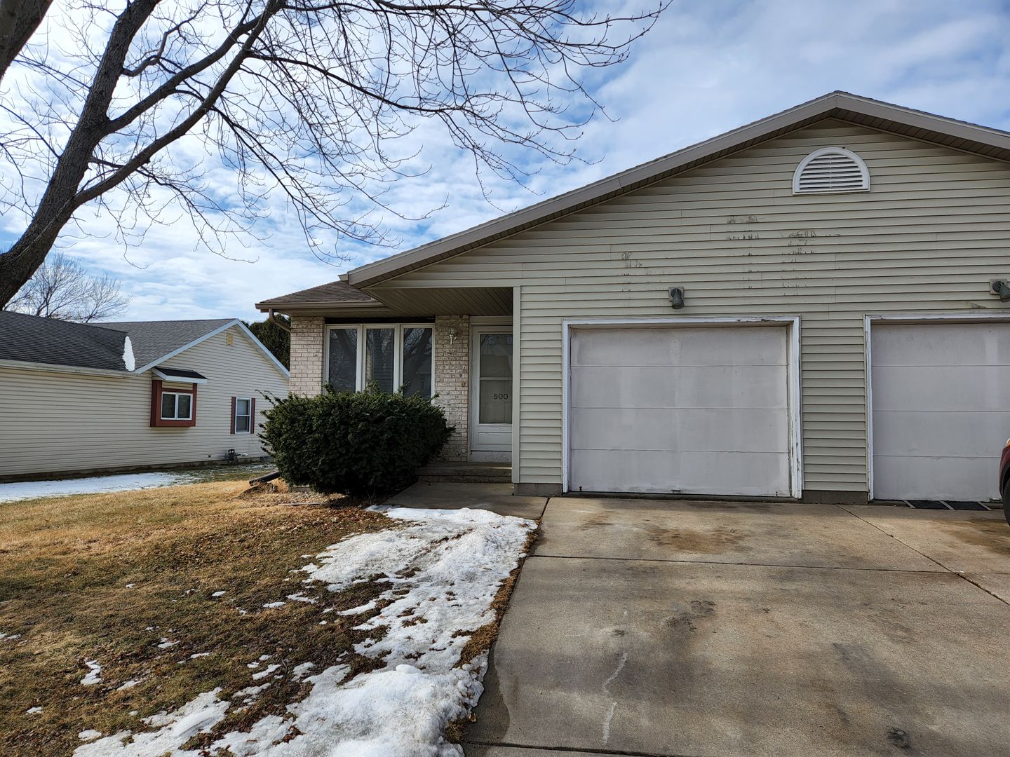 Stoughton Apartment: 500-504 Kings Lynn Rd.