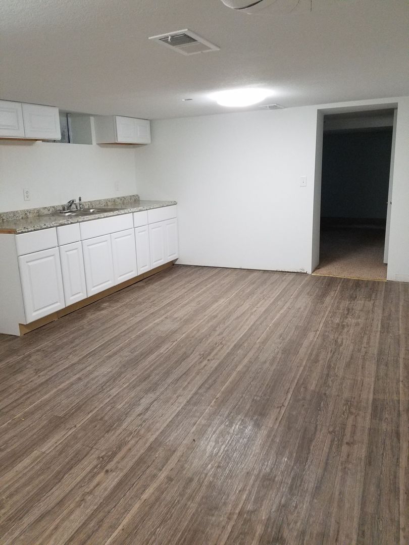 Farmington Apartment: 720 3rd Street