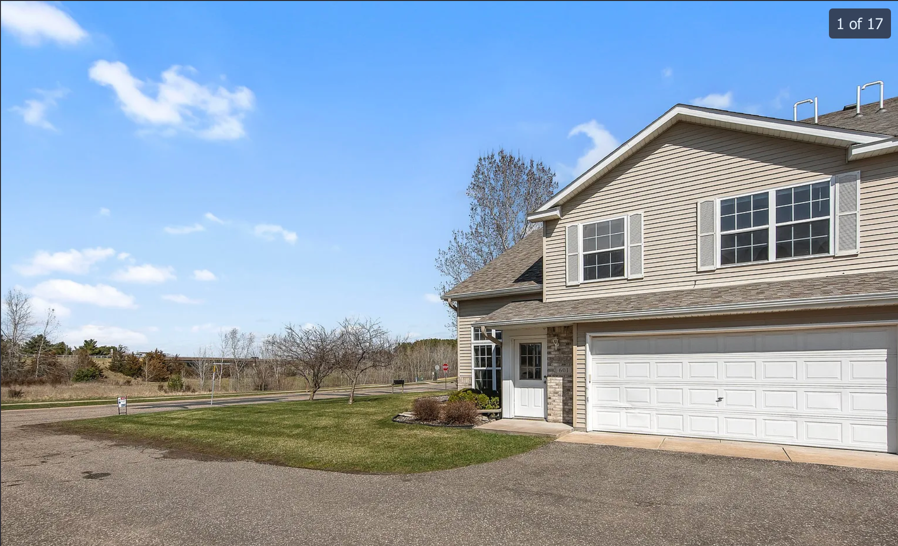 Somerset Townhome: 601 Meadow Lane