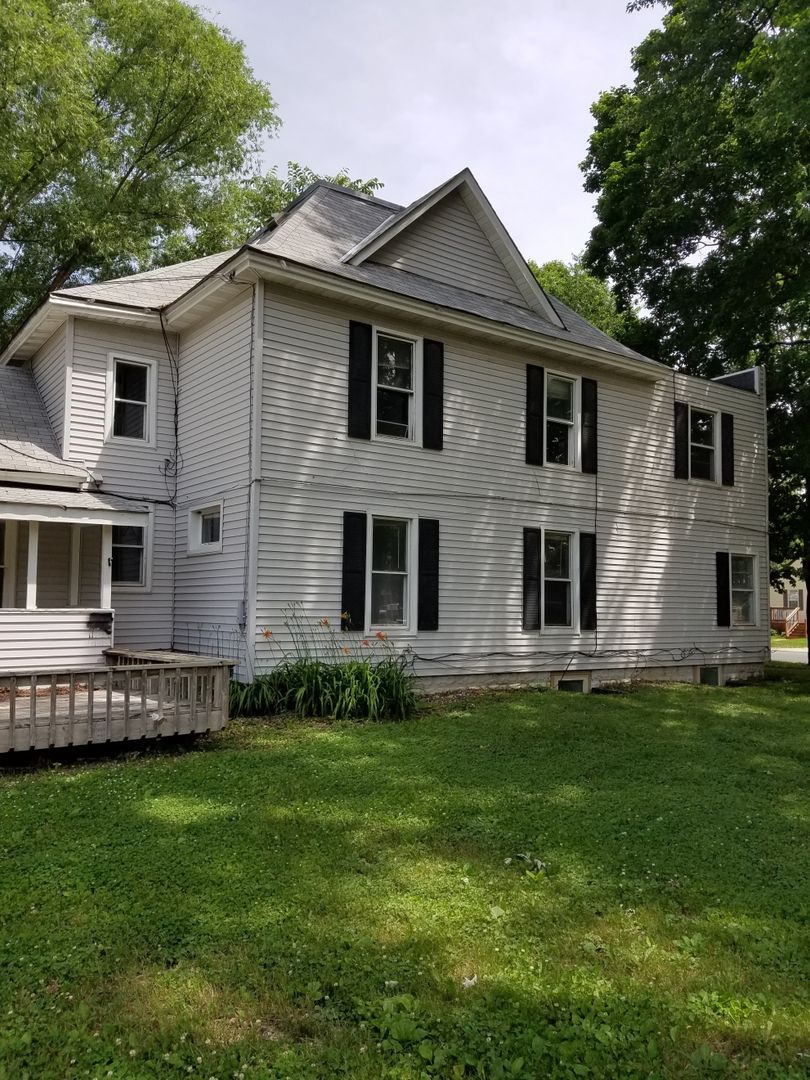 Farmington Apartment: 720 3rd Street