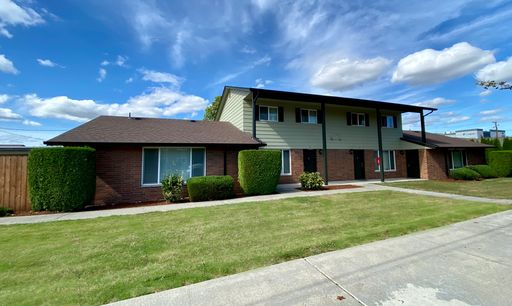 PLUM COURT, 1720 VALLEY AVE E, Apt B4