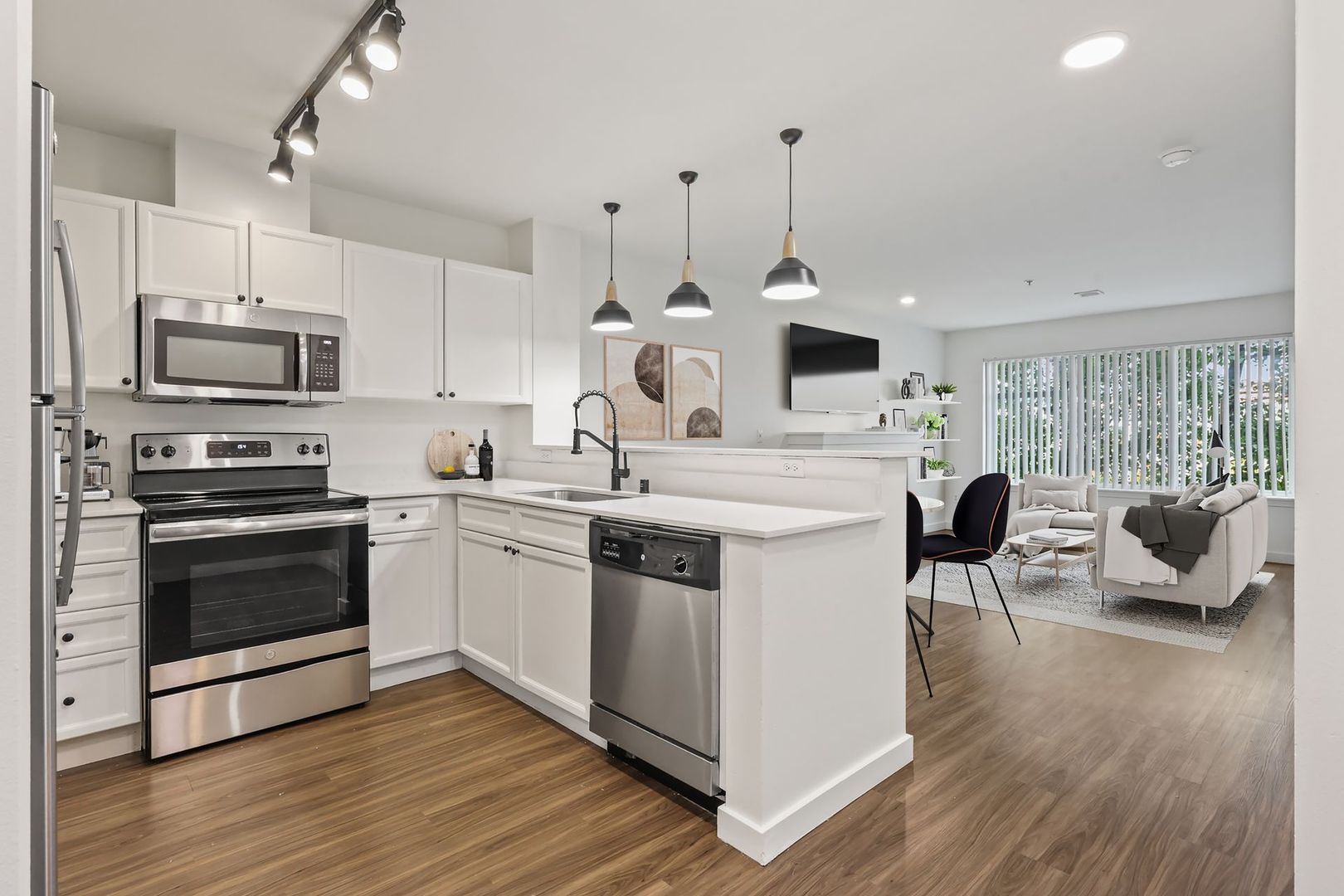 SEATTLE Apartment: 1200 MERCER ST