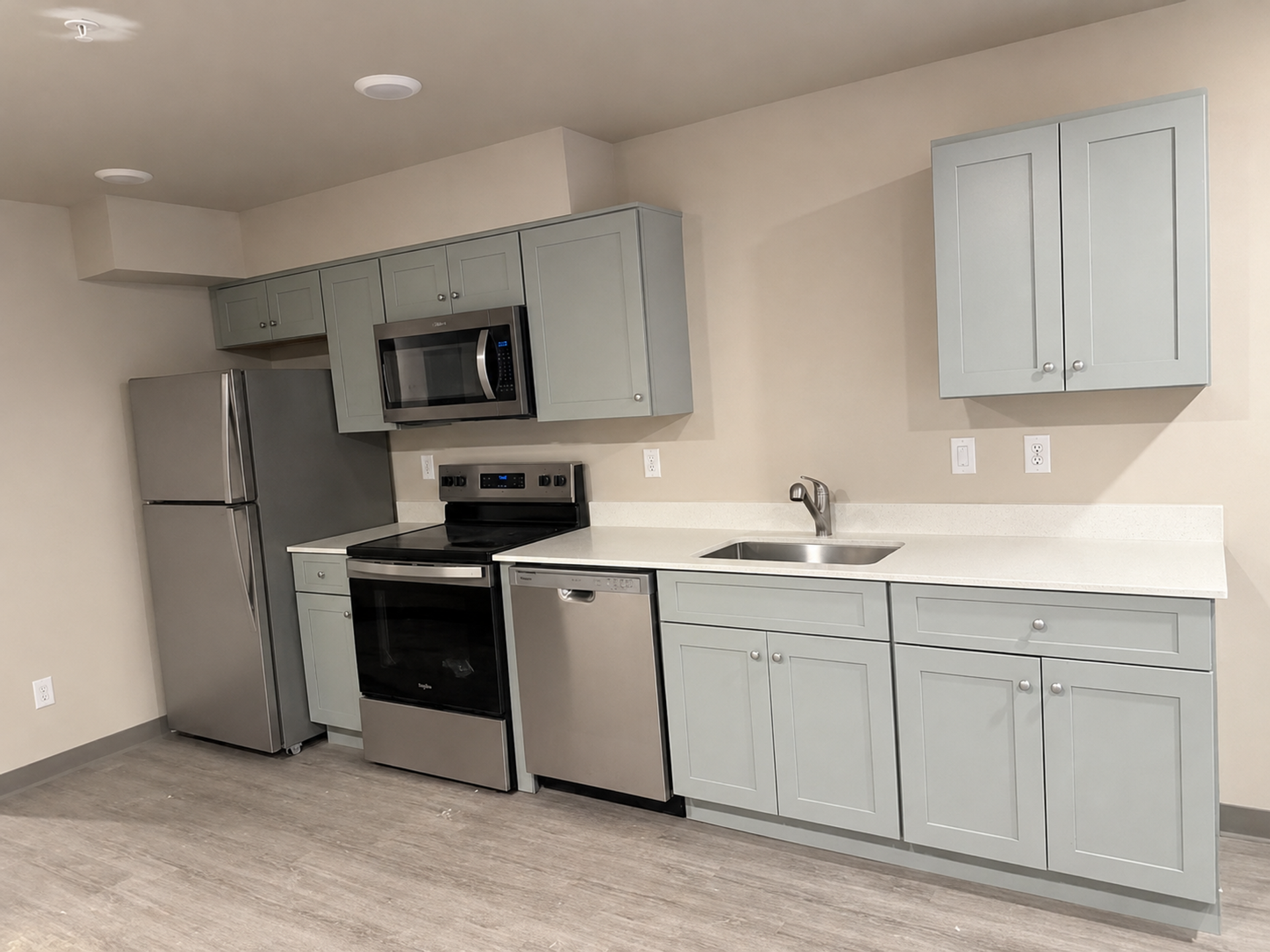 Tacoma Apartment: 7904 Pacific Ave
