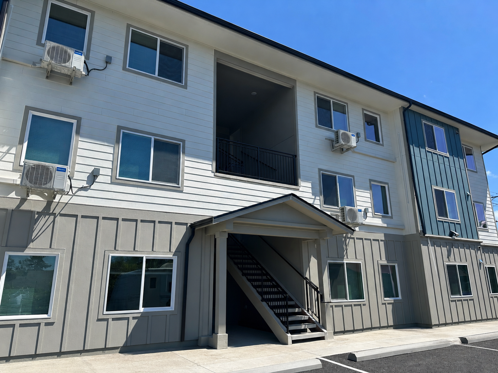 Tacoma Apartment: 7904 Pacific Ave