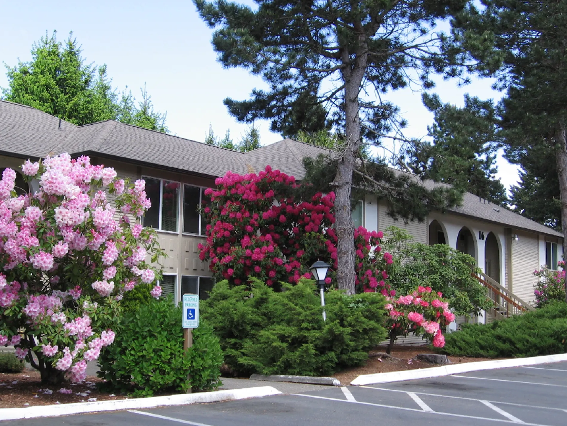 Olympia Apartment: 600 Black Lake Blvd SW