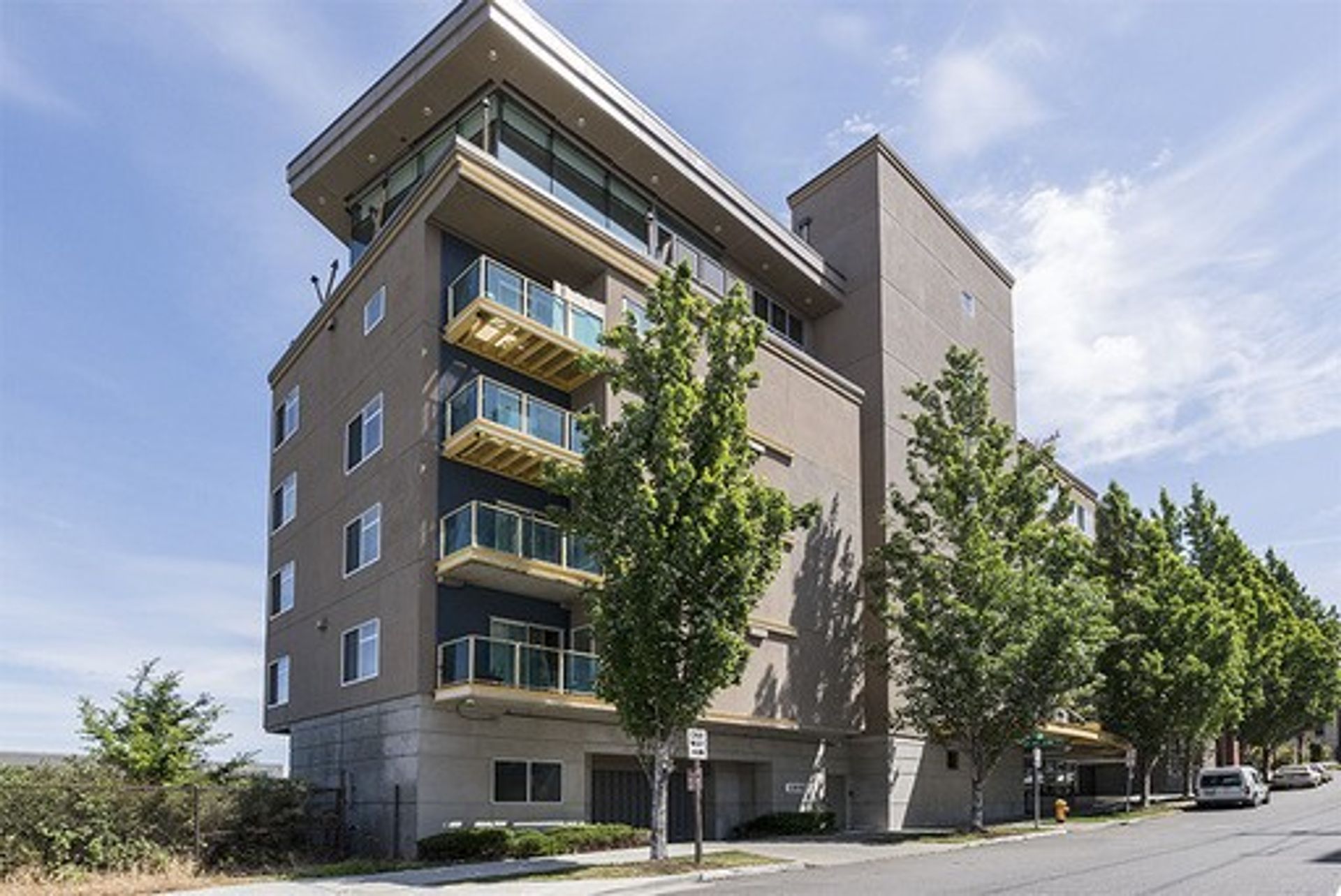 Seattle Apartment: 1200 Mercer St