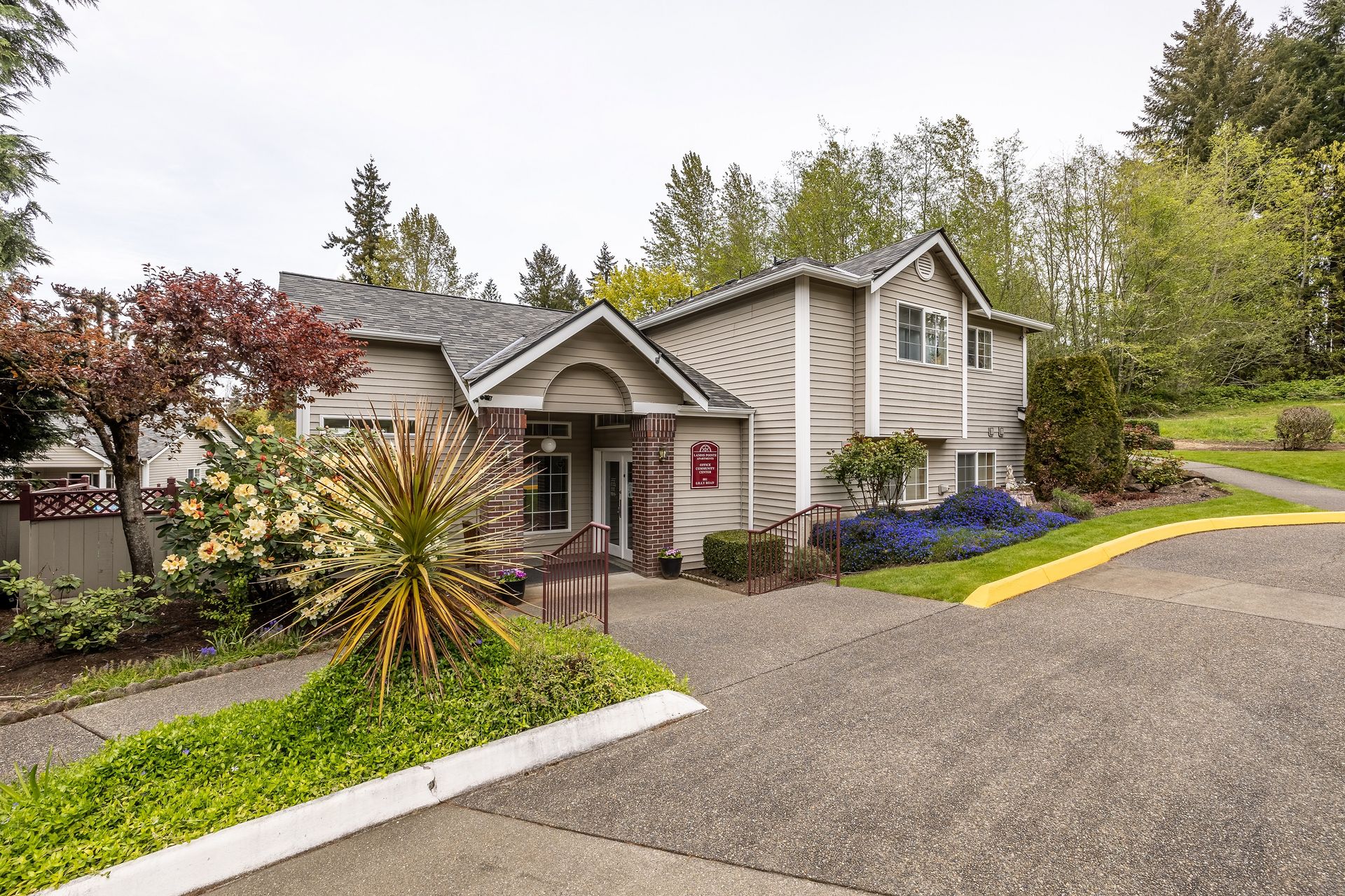 OLYMPIA Apartment: 801 LILLY RD NE