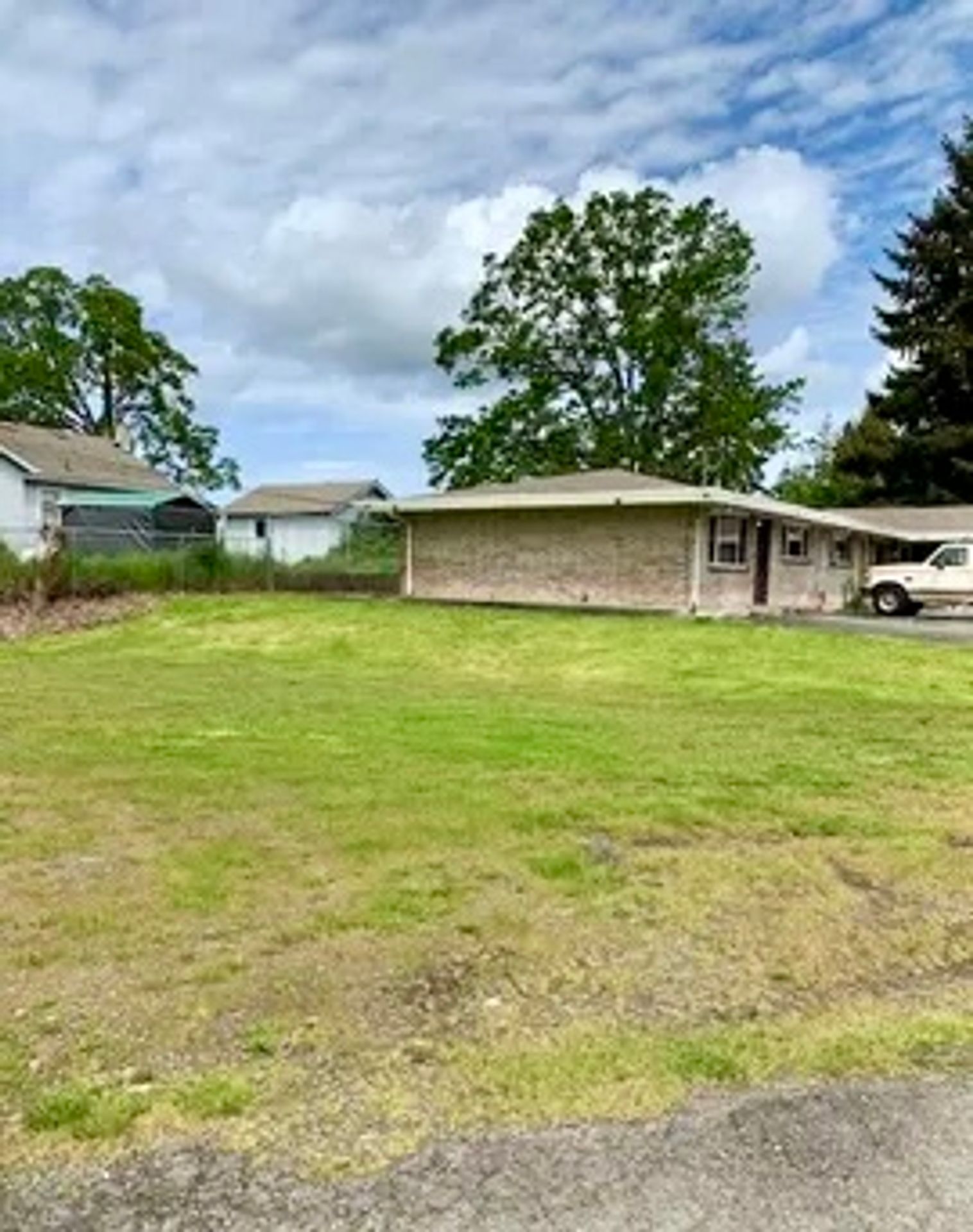 Lakewood Apartment: 6627 SW 146th St