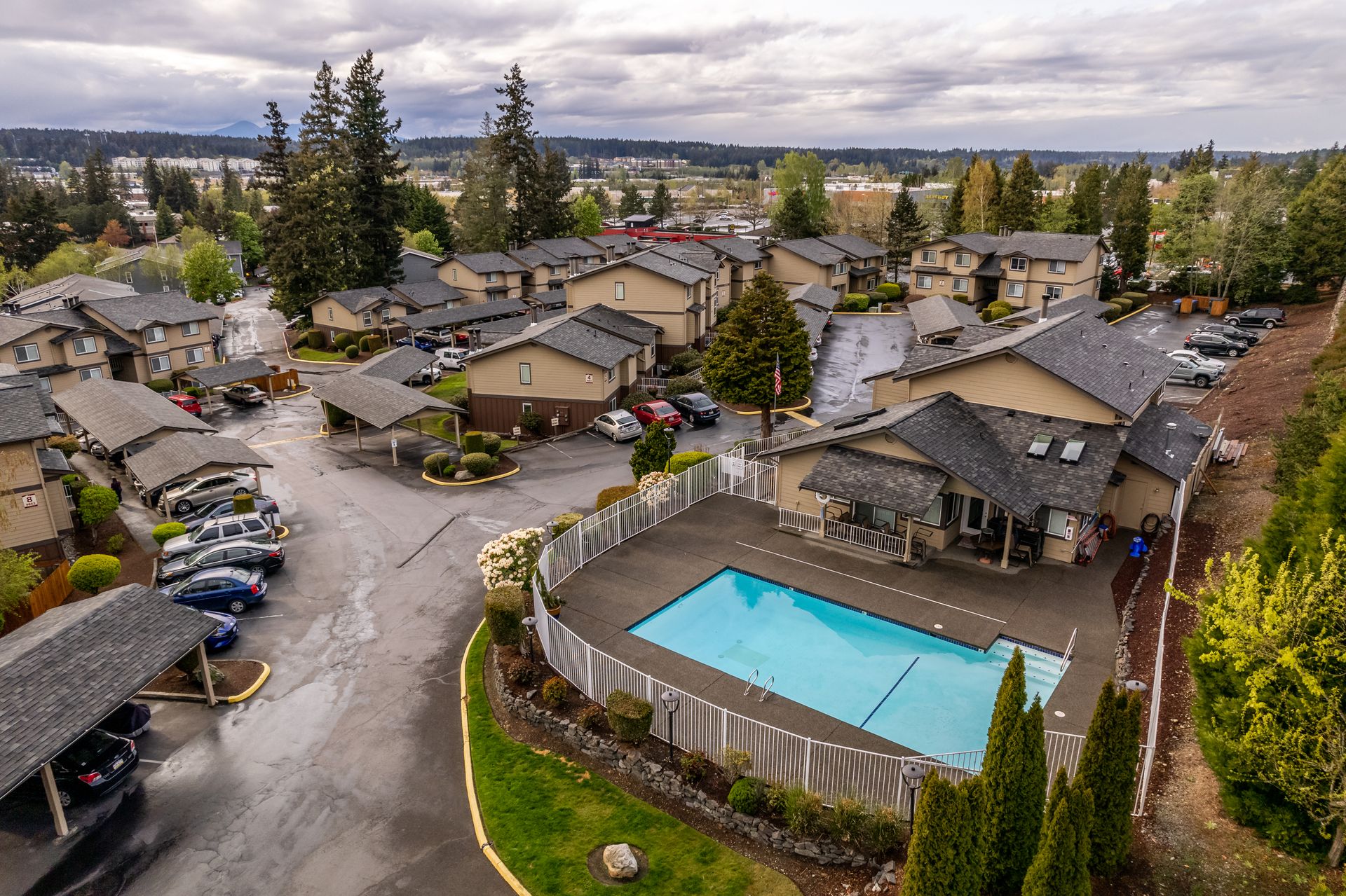 SILVERDALE Apartment: 9902 Cranberry Lane NW