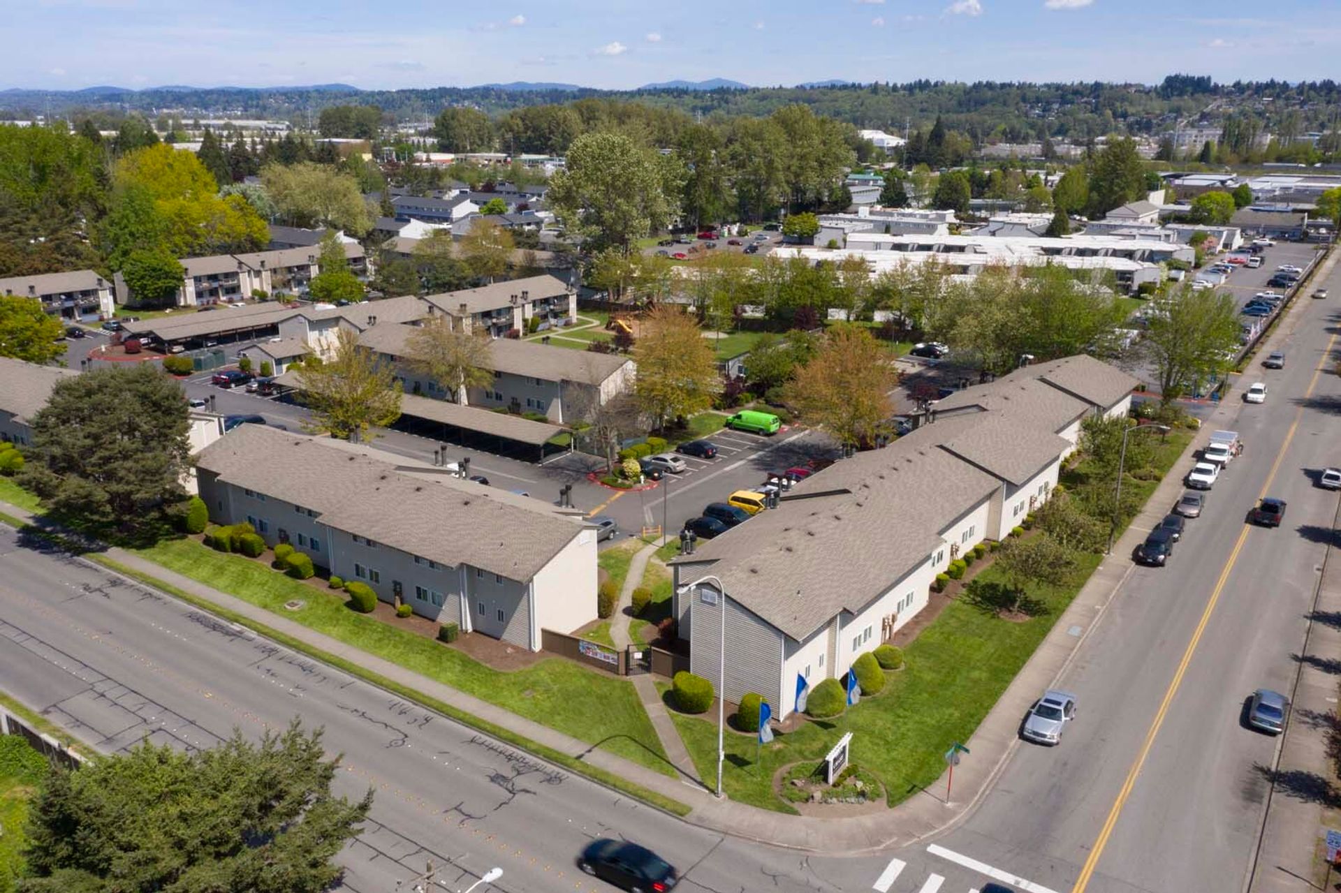 Kent Apartment: 1615 W Smith St