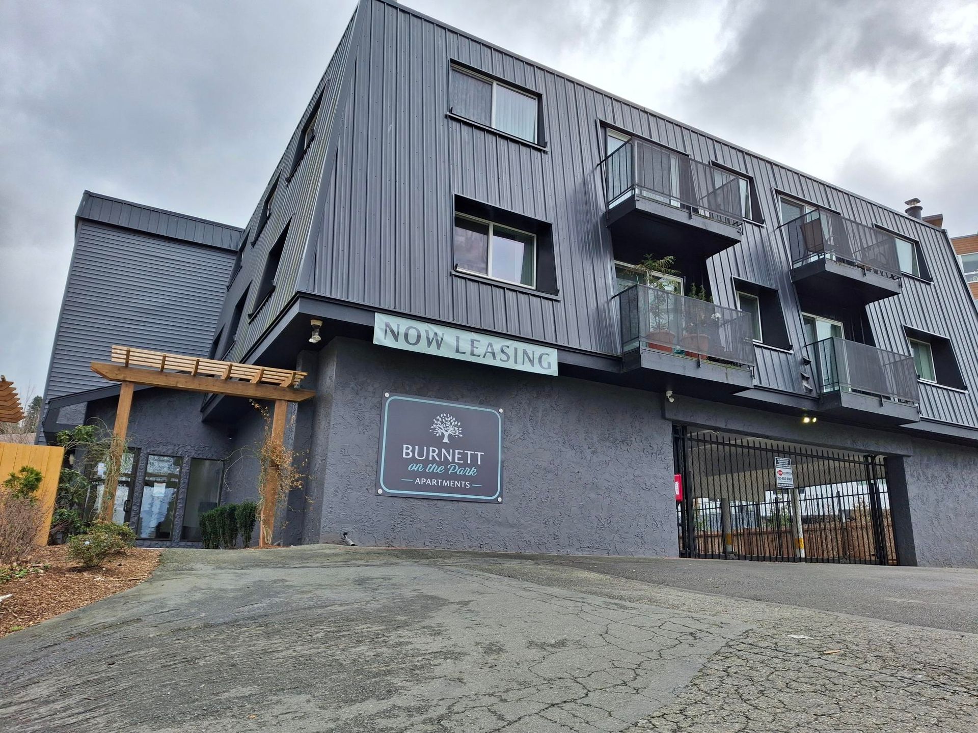 Renton Apartment: 607 Williams Ave South