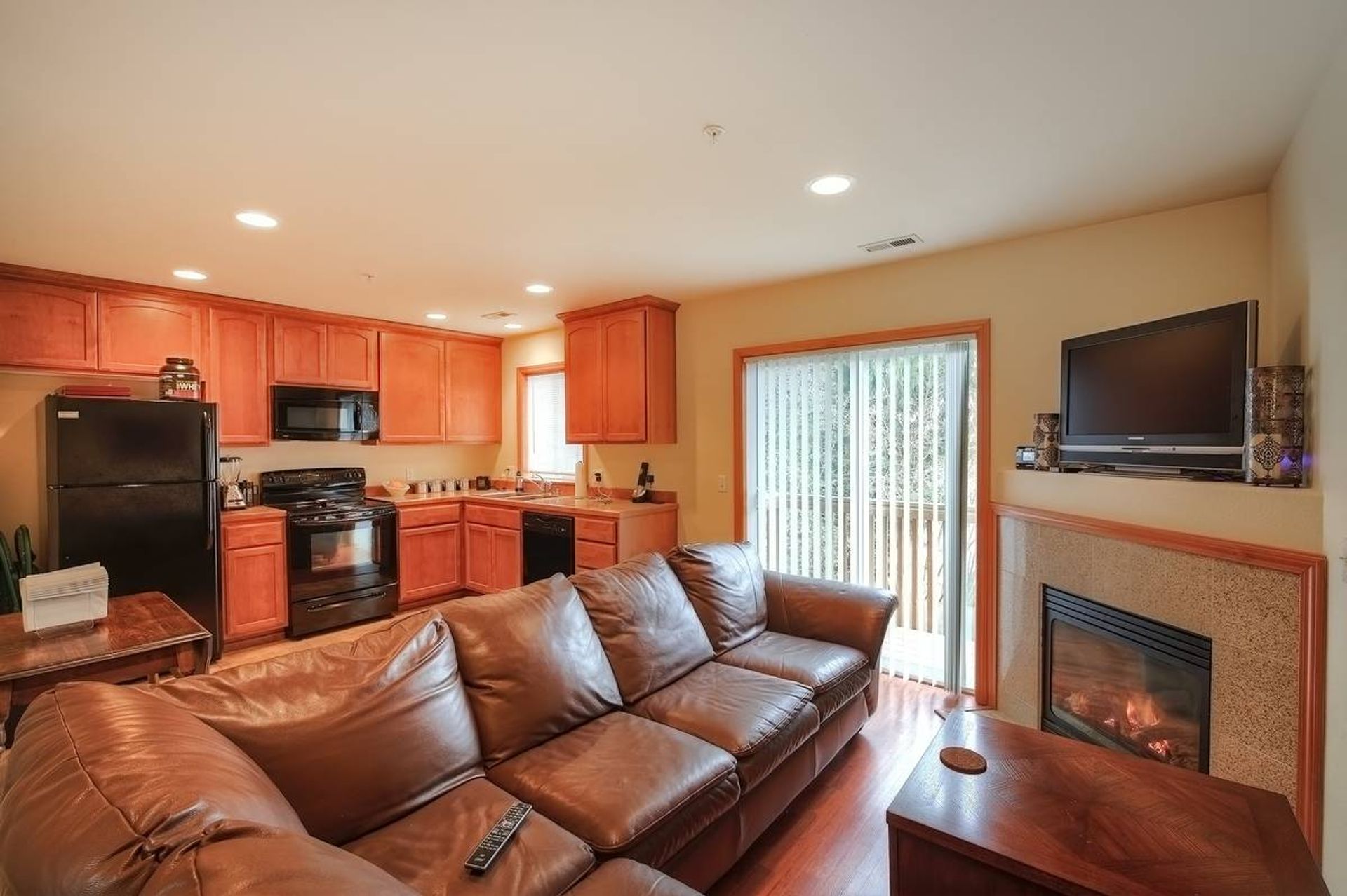 SUMNER Apartment: 15213 ELM STREET EAST