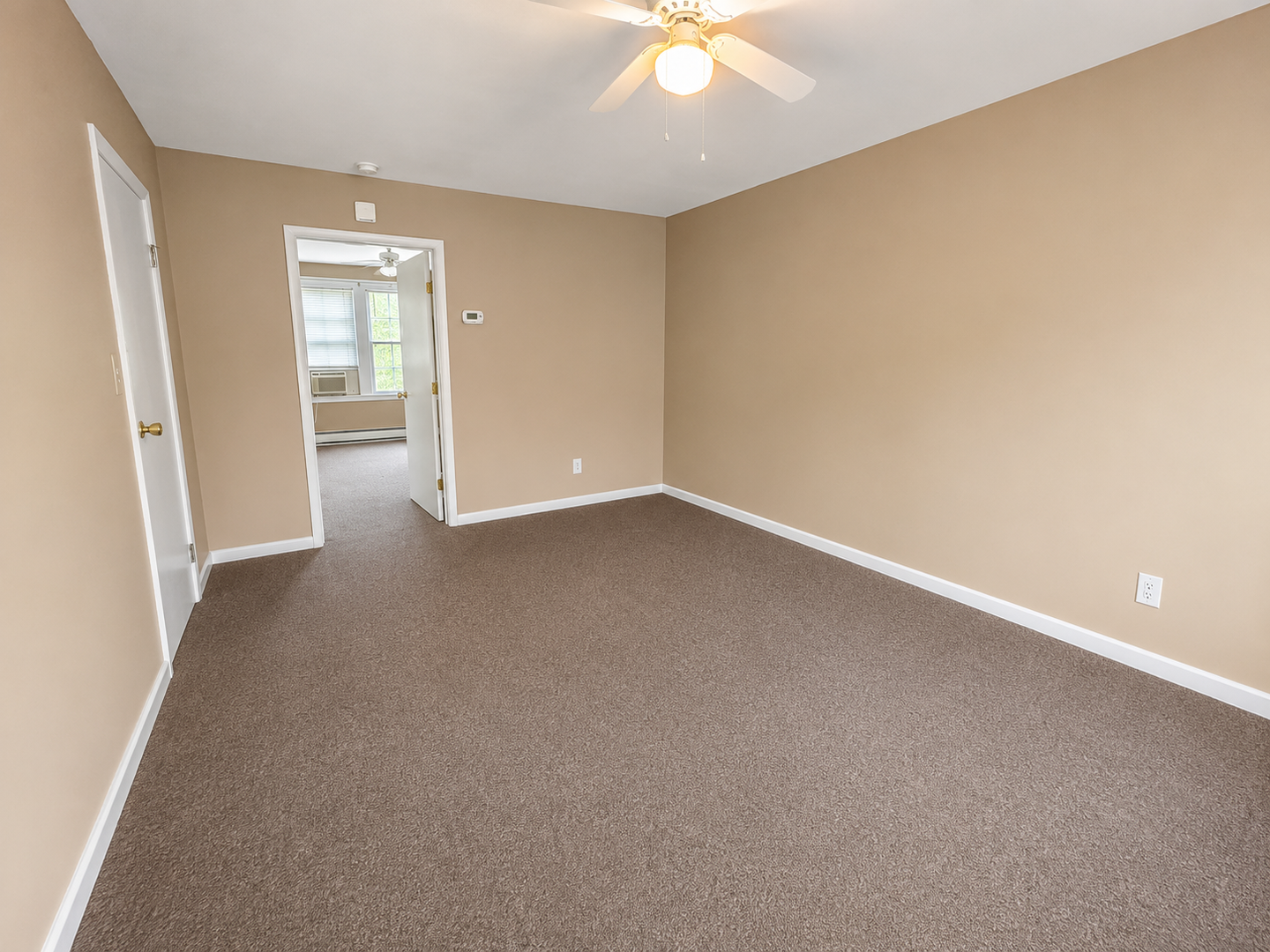 Williston Park Apartment: 639 Willis Avenue
