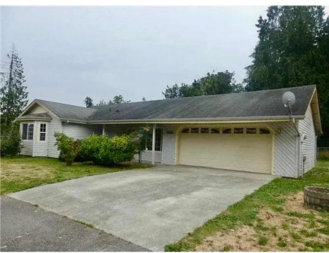 Port Orchard House: 6416 E Michigan St