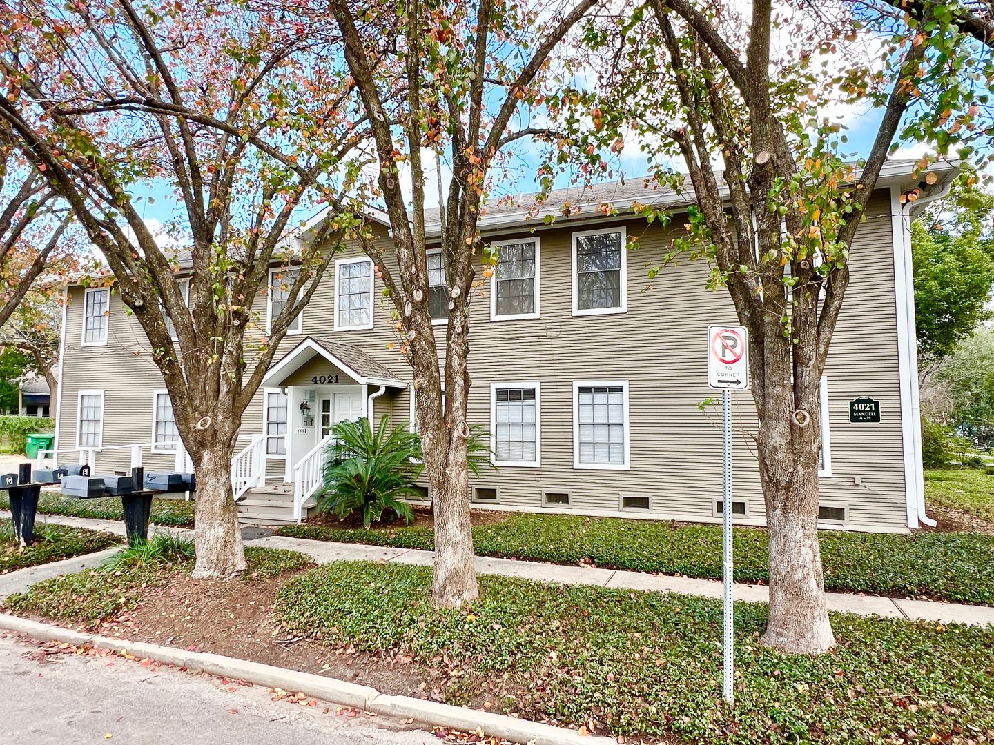Houston Apartment: 4021 Mandell St Unit D