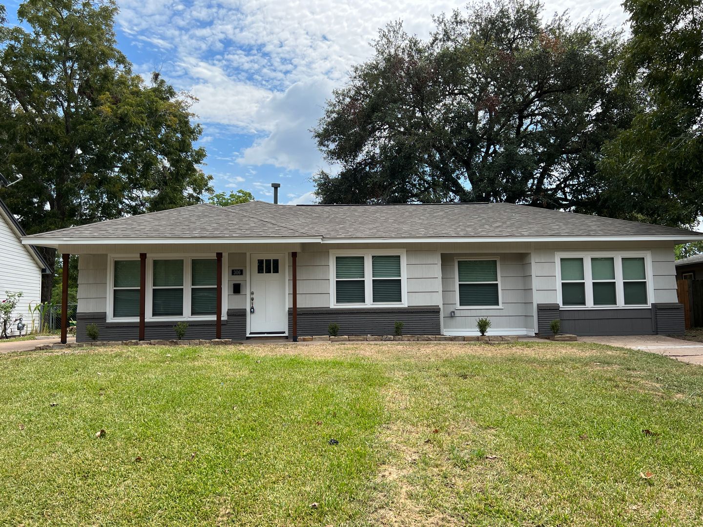 Stunning Recently Remodeled (from the studs out) 3/1/2 Home in Lake Jackson