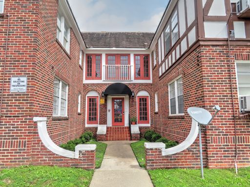 1 Bedroom Apartment – 3920 Fannin, # 212, Houston, TX 77004
