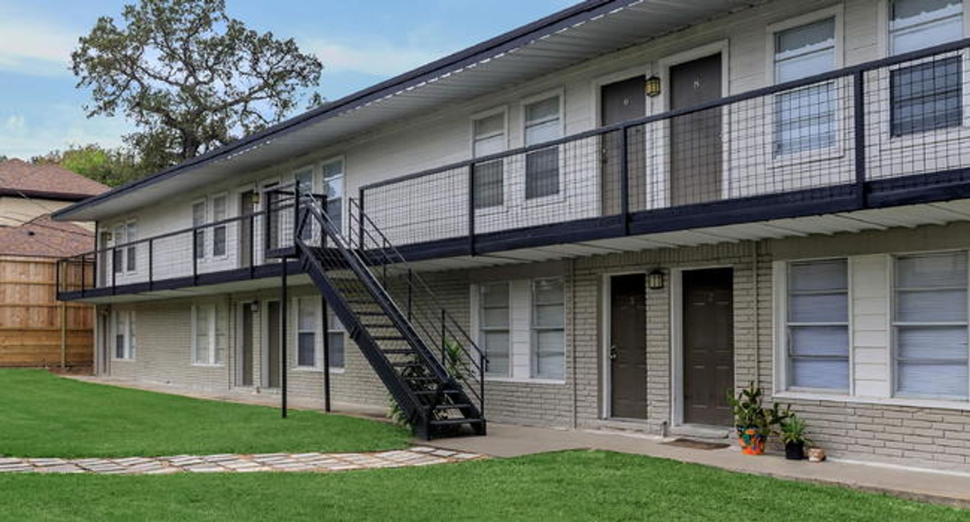 Houston Apartment: 5415 Scott St