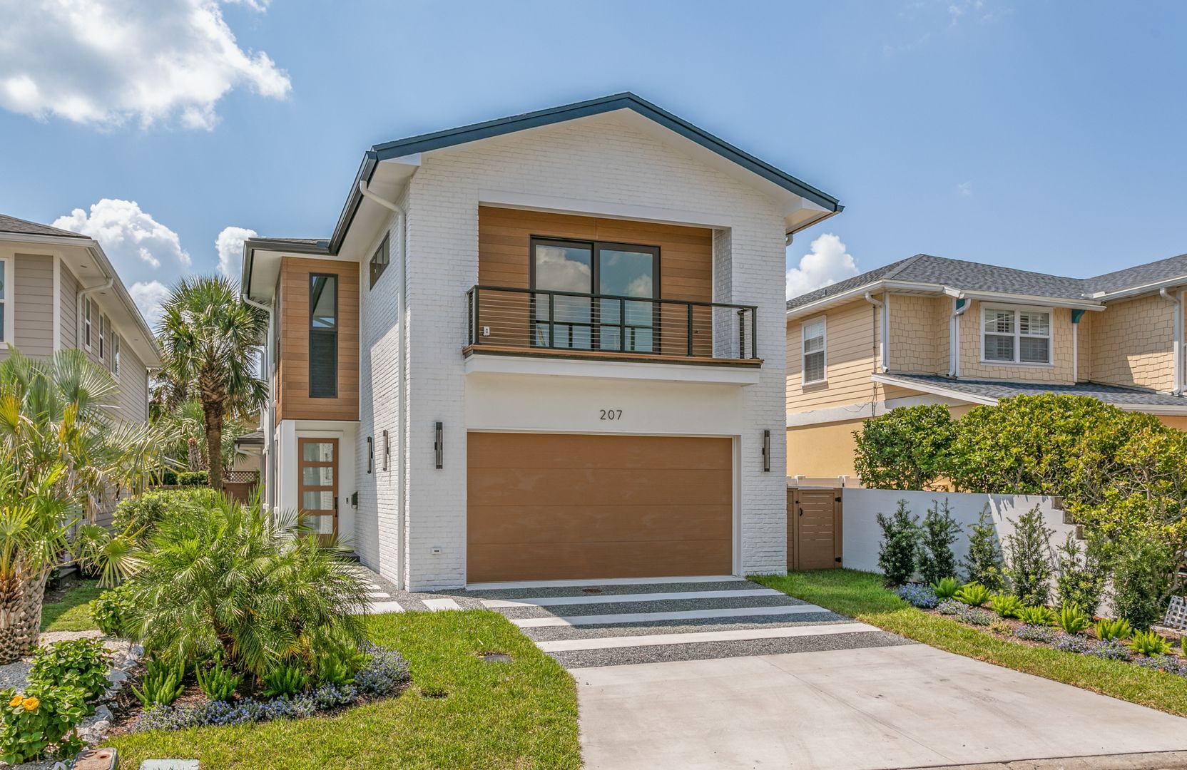 Neptune Beach House: 207 Lora ST