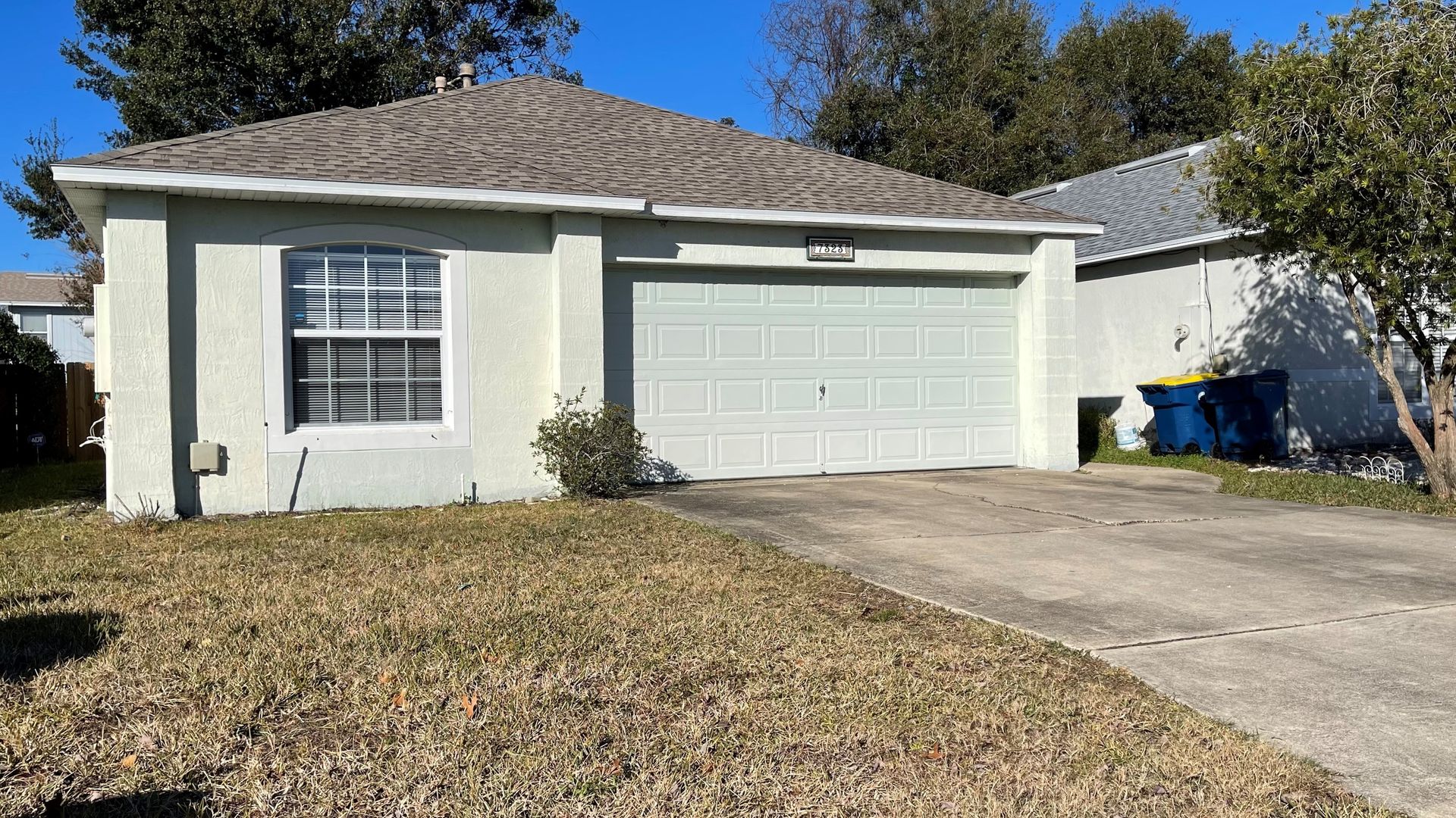 JACKSONVILLE House: 7323 LAWN TENNIS LN