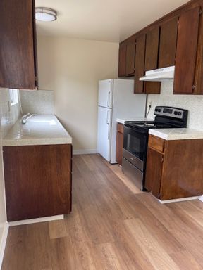 1 Bed 1 Bath Rental at 549 Commercial Ave #6, South San Francisco, CA – photo 1