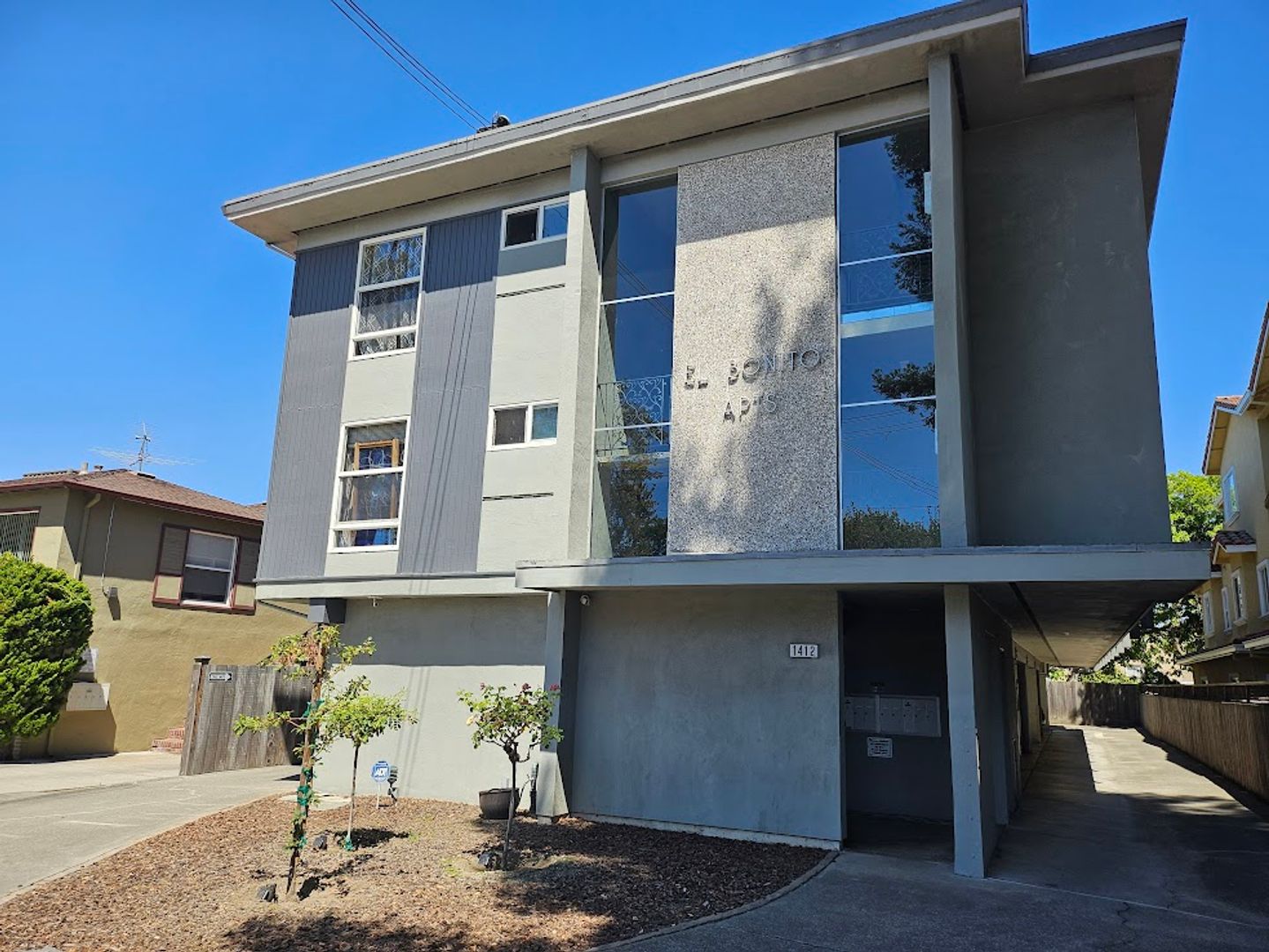 Burlingame Apartment: 1412 El Camino Real