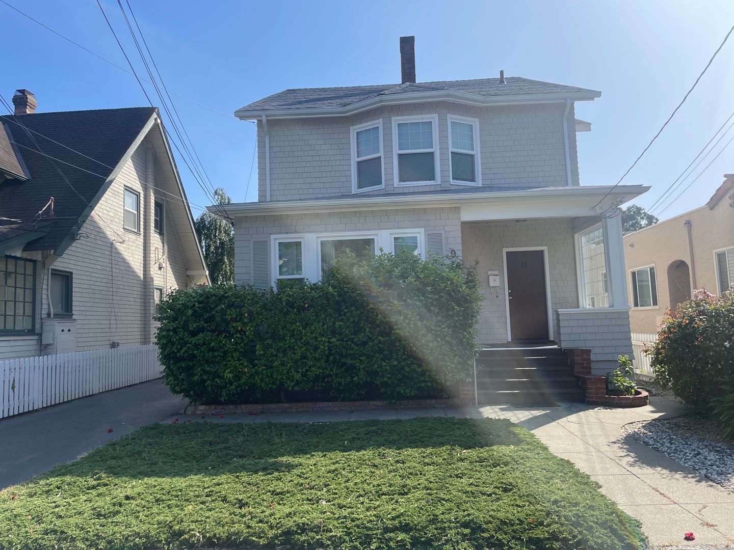 Burlingame House: 11 Lorton Avenue