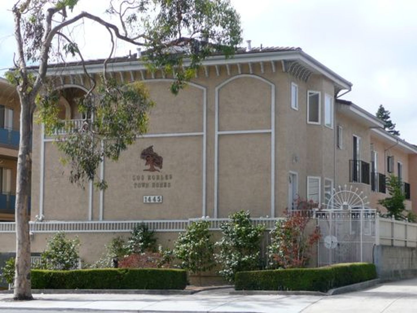 Burlingame Apartment: 1445 El Camino Real