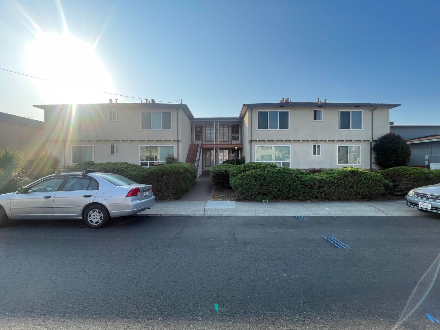 Millbrae Apartment: 217 Millwood Drive