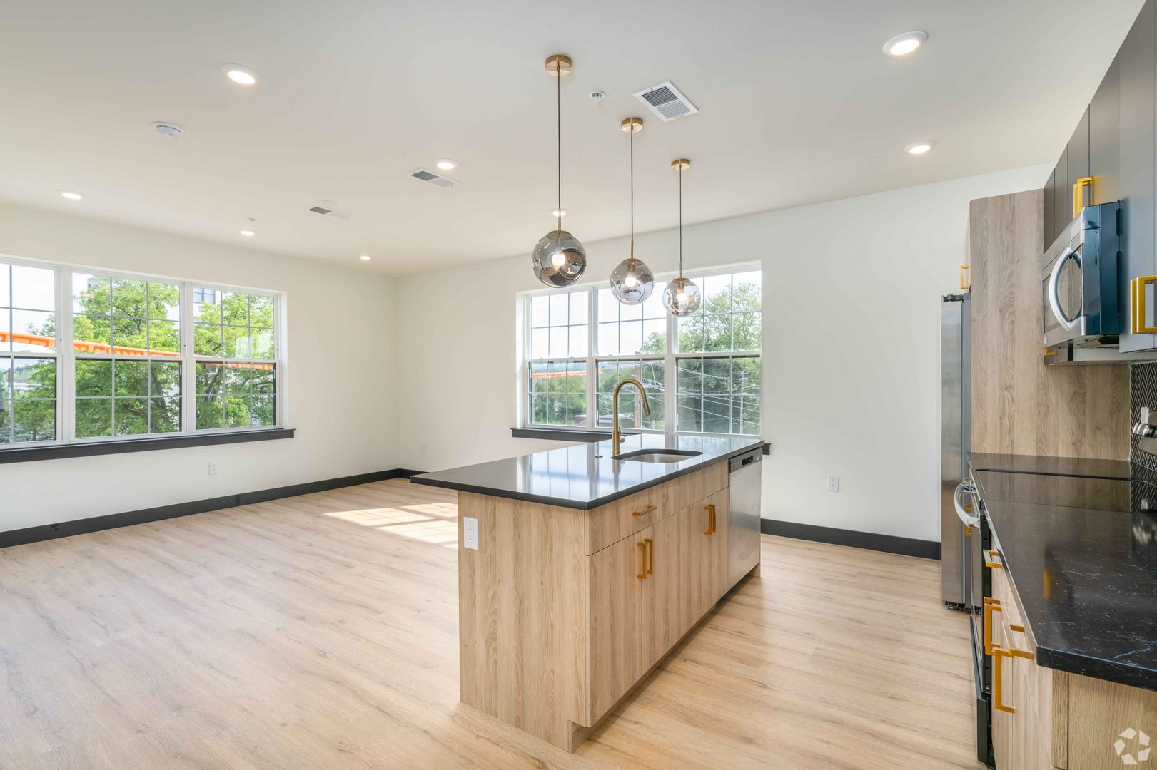 Phoenixville Apartment: 142 Church ST