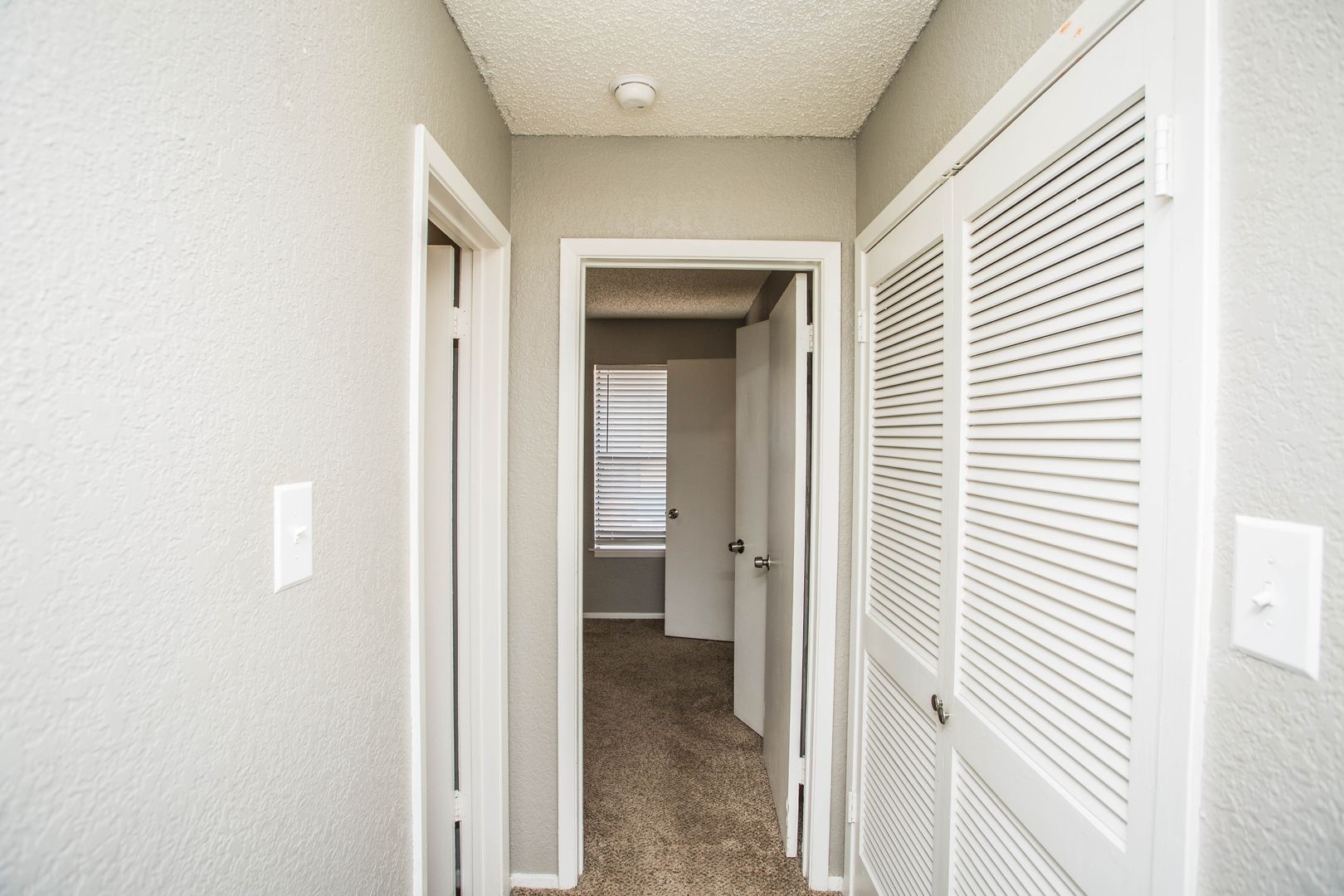 Farrar Apartment South 3 of 8