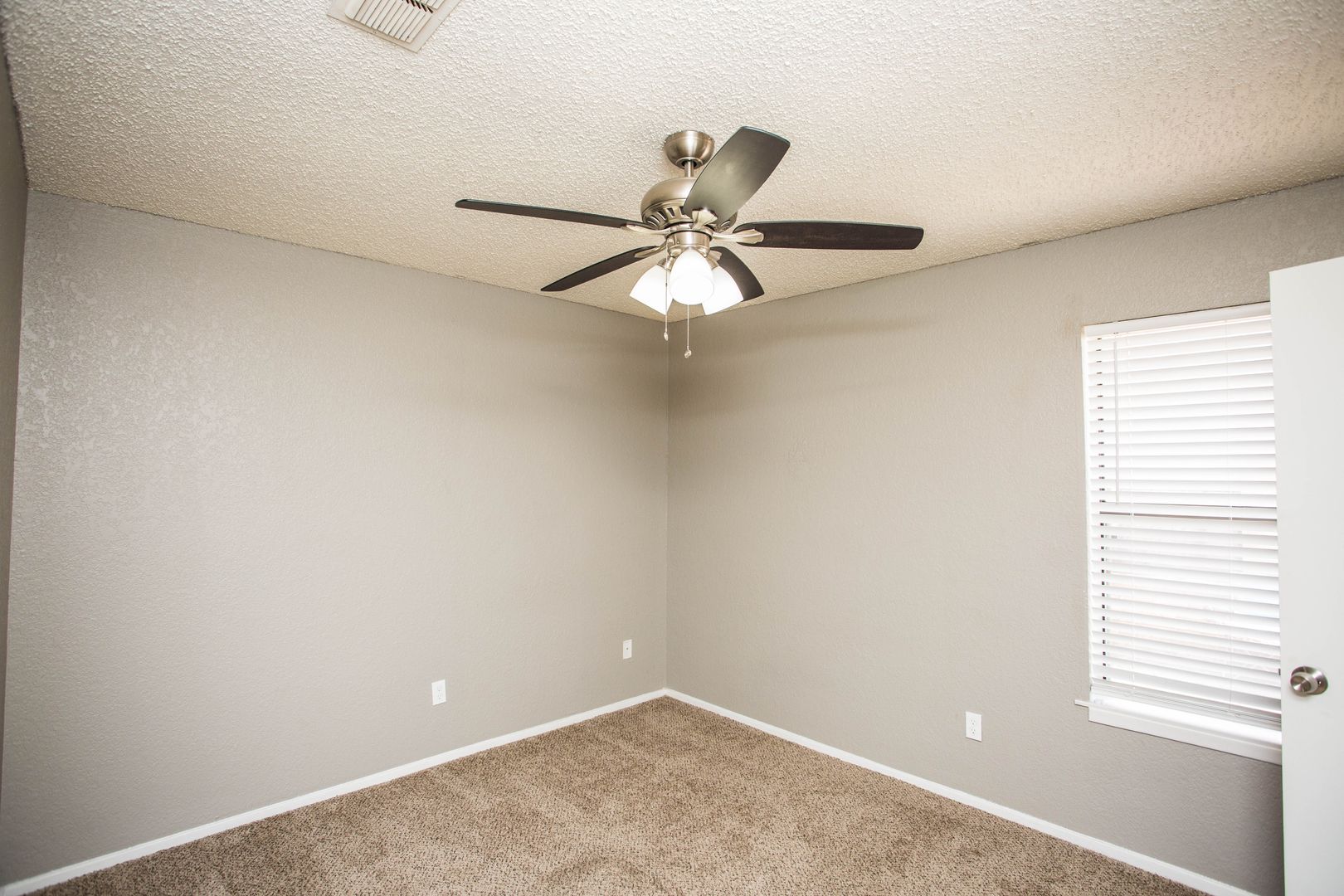 Farrar Apartment South 5 of 8