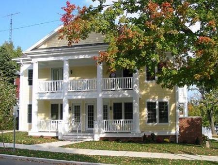 Bloomington Apartment: 302 N. Washington St.