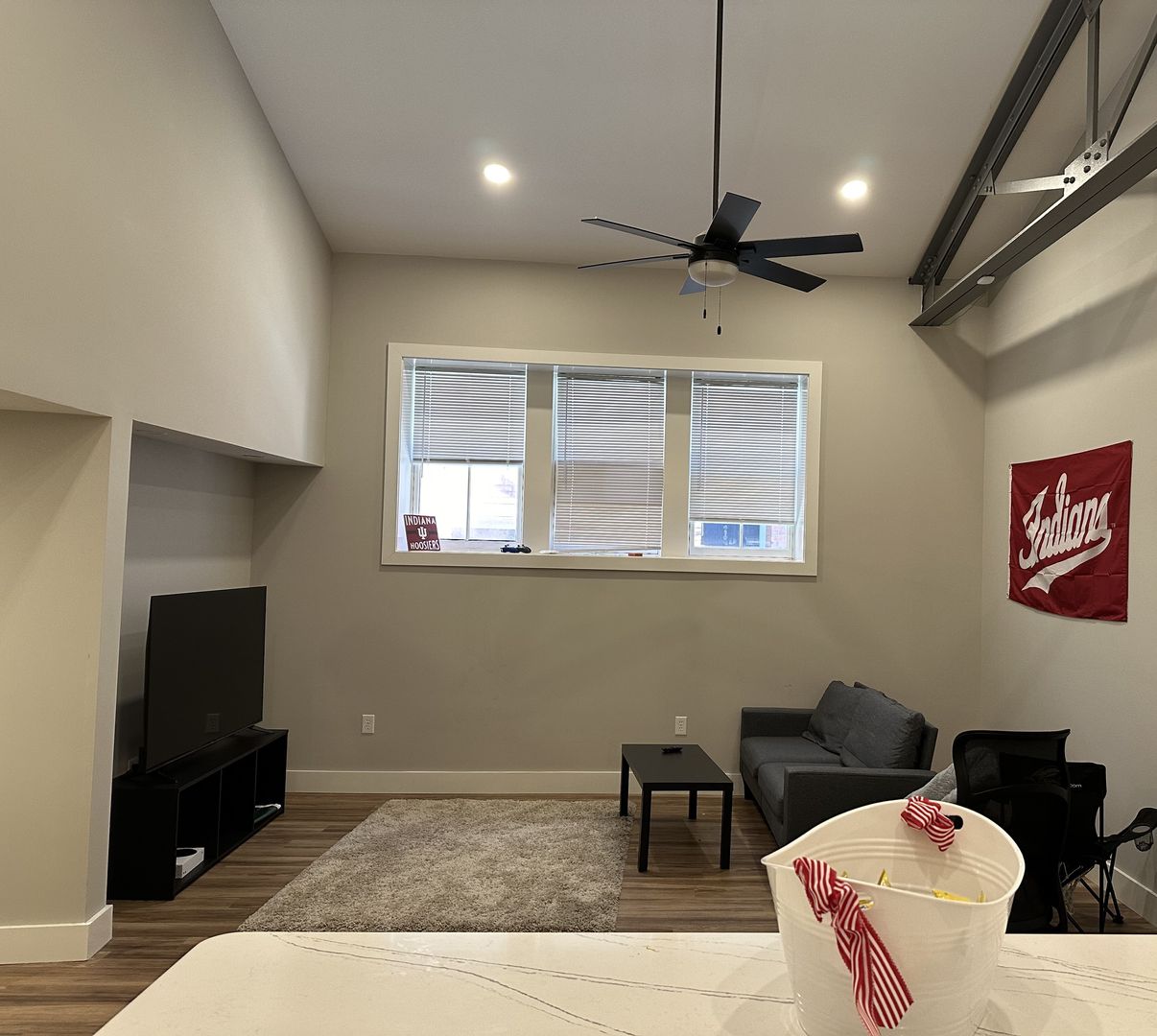 Bloomington Apartment: 113 E 6th Street