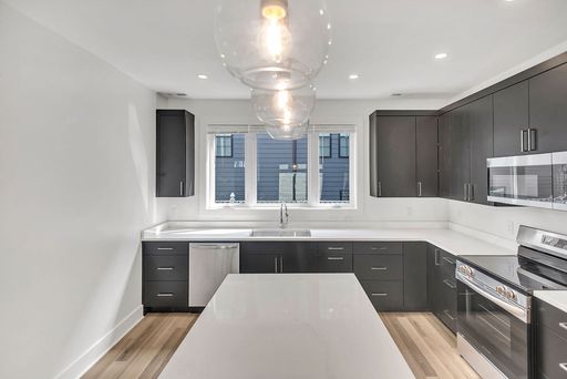 **Available 2026-2027** Free onsite parking** – photo 1