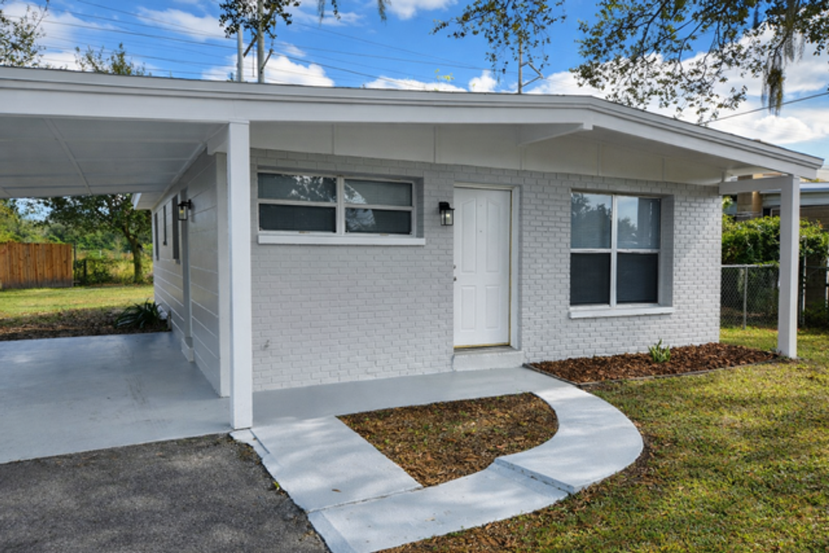 Tampa House: 2912 Sample Loop