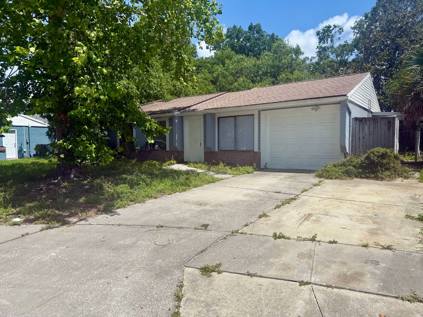 Port Richey House: 7510 Breezewood Court