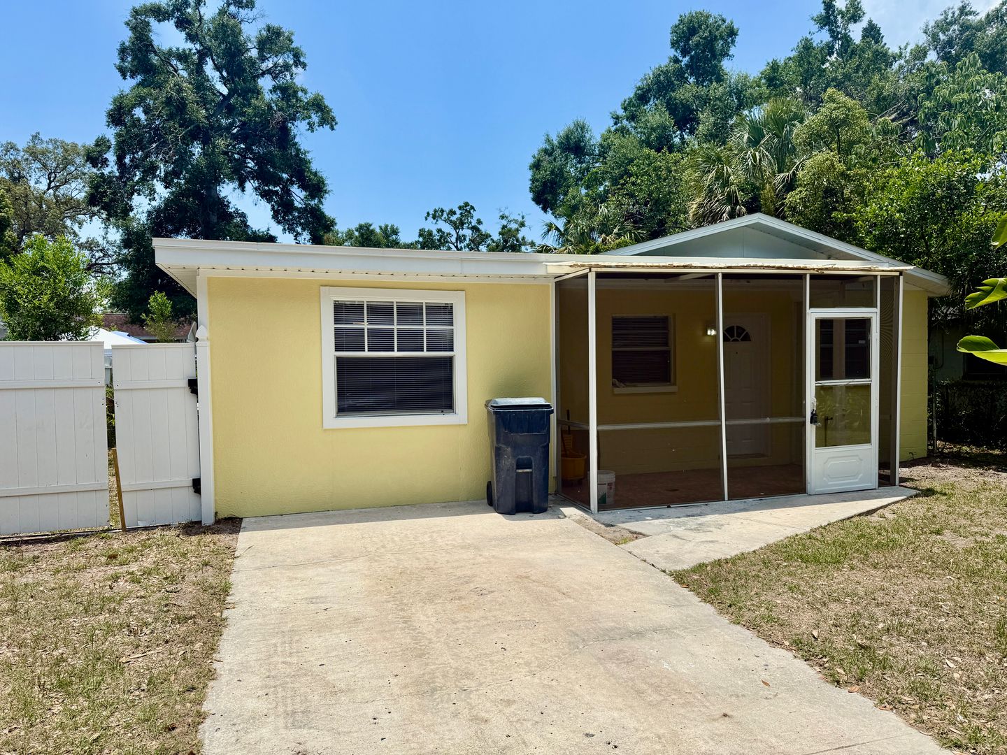 Tampa House: 1819 E. Fairbanks Street