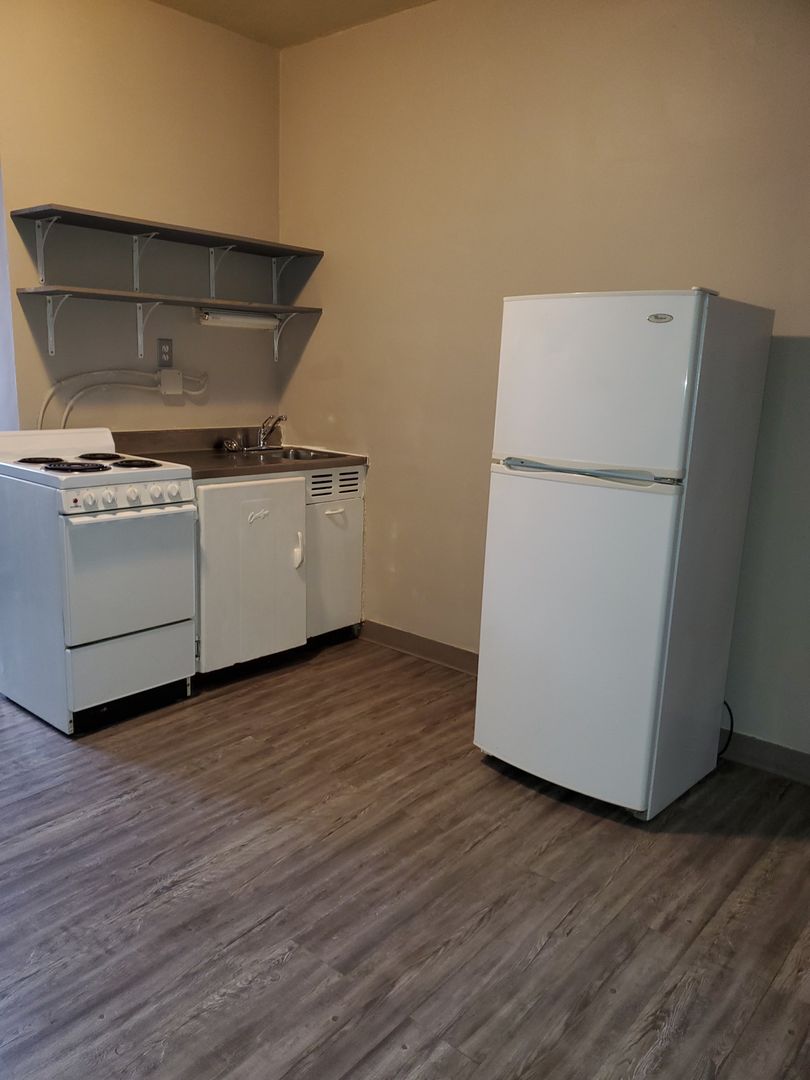Columbus Apartment: 19 West 5th Avenue