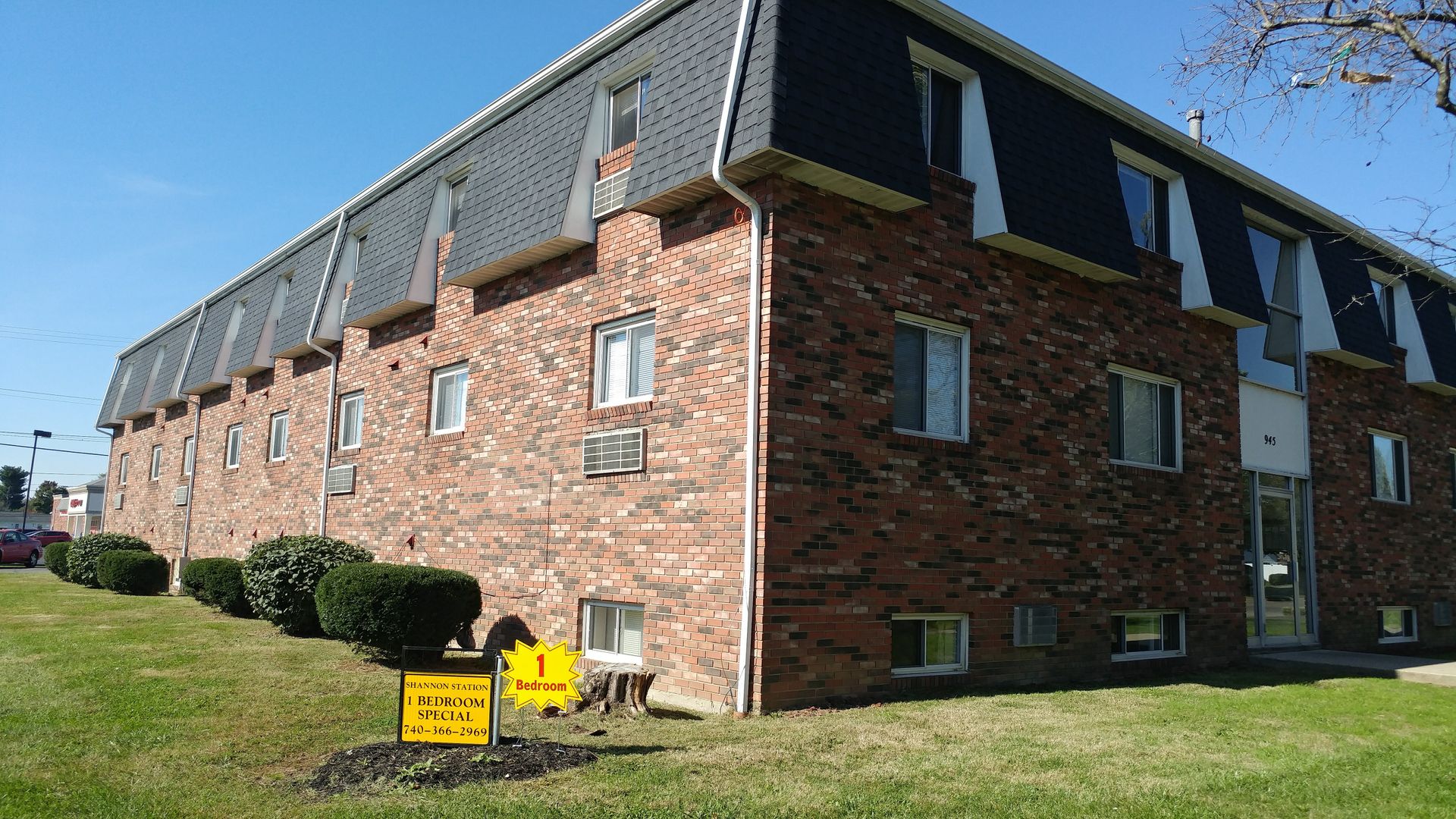 Newark Apartment: 945 Welsh View Drive