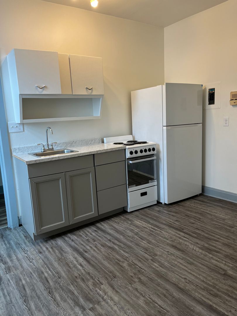 Columbus Apartment: 19 West 5th Avenue