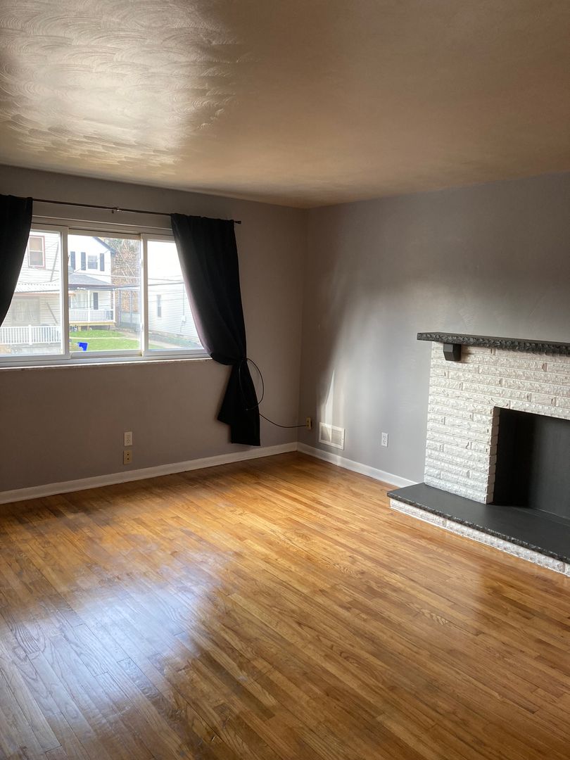 Pittsburgh Apartment: 3618 Baytree St