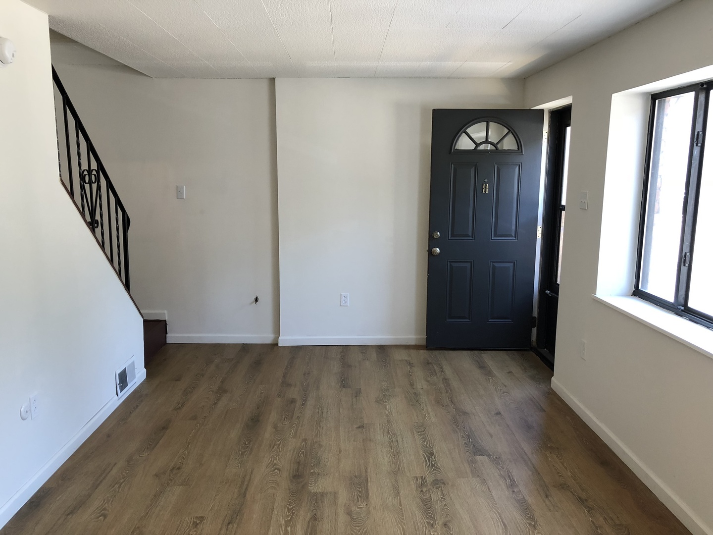 Etna Apartment: 90 Vilsack Street