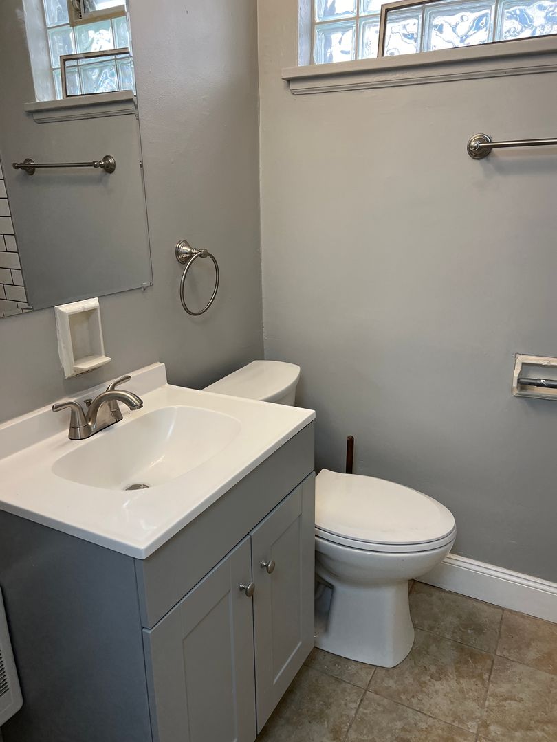 Pittsburgh Apartment: 1518 McFarland Rd.