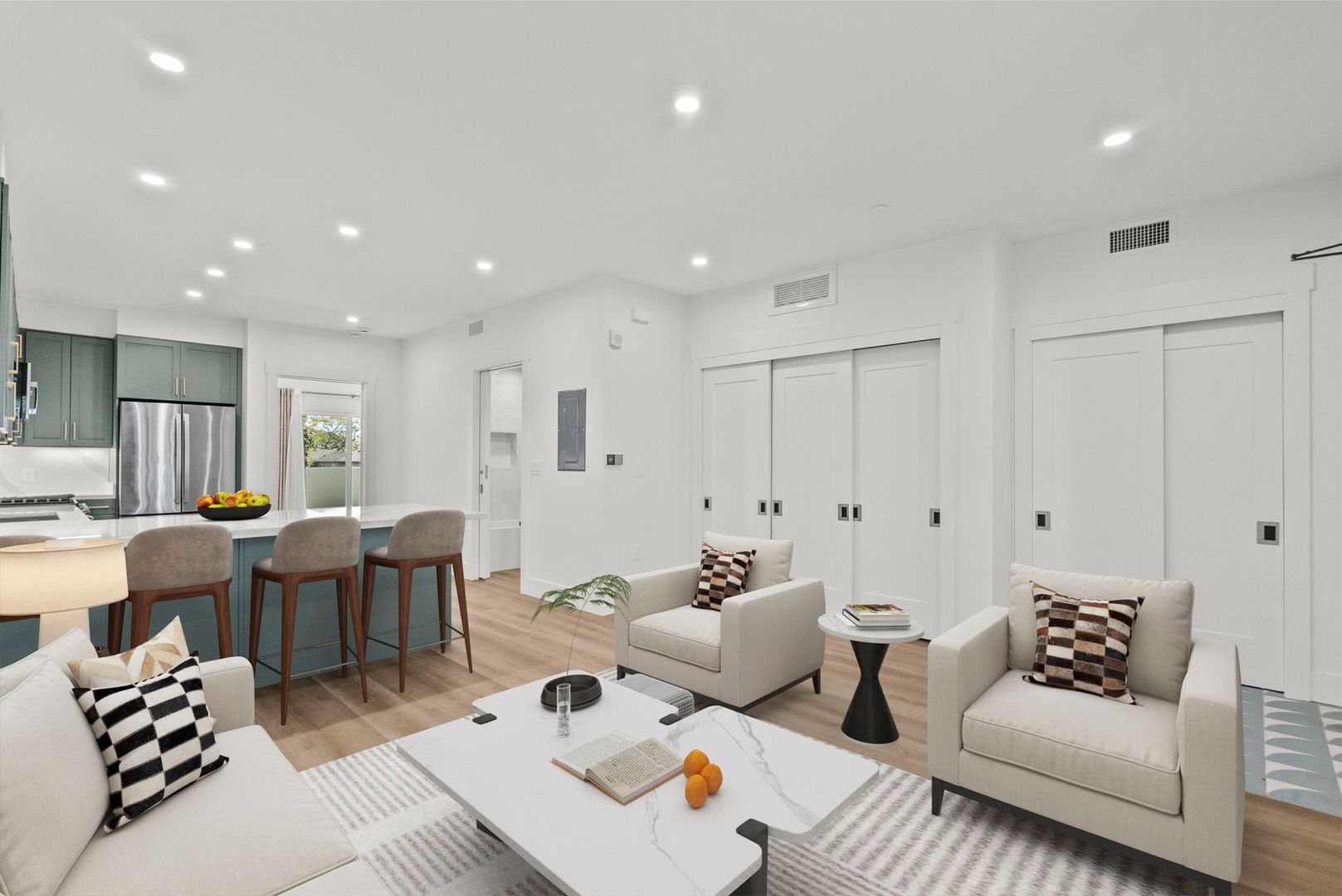 Santa Barbara Apartment: 825 De La Vina Street