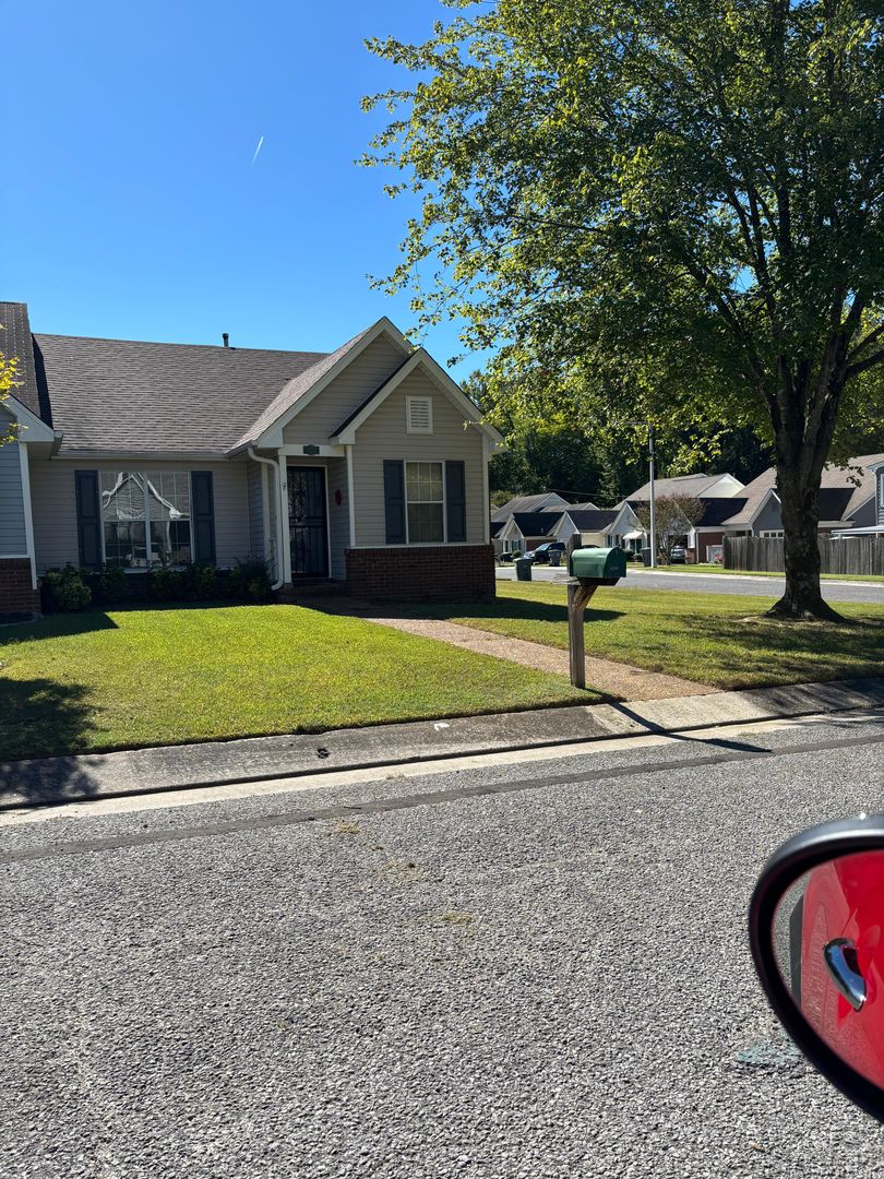 MEMPHIS House: 5527 GINNERS  DR.