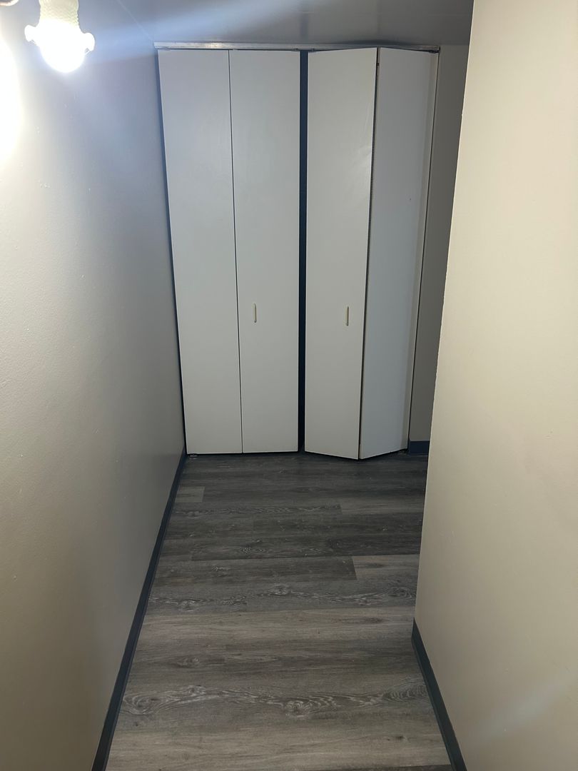 Rockford Apartment: 815 Belmont Blvd